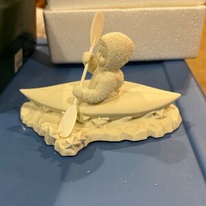 Snowbabies #6834-9 Ivory Eskimo Kayaker Figurine - Porcelain/Resin